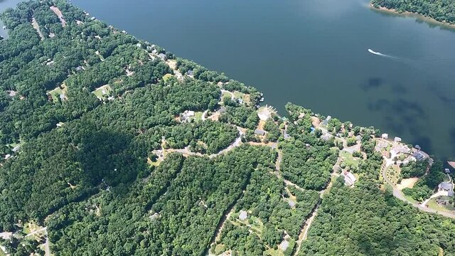 Aerial view of Pee Dee River and idyllic green landscape, Albemarle, North Carolina, USA