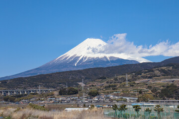 須津川付近から見た富士山（静岡県富士市）