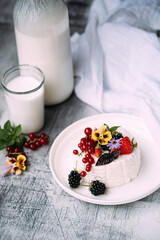 goat soft cheese with berries