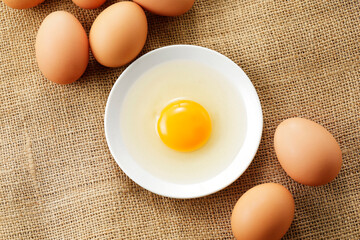 生卵　Raw eggs