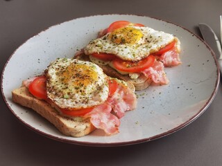 bruschetta with tomato and basil