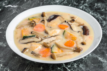 秋の味覚　キノコのクリームシチュー