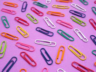 カラフルなクリップ 