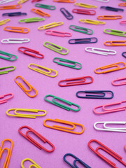 カラフルなクリップ 