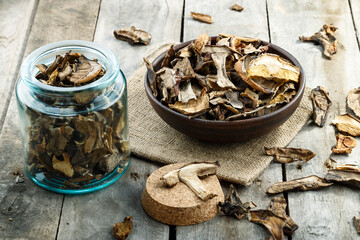 dried mushrooms,