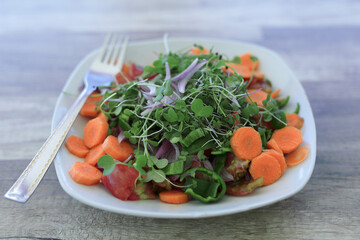 Vegan salad with organic products from Alicante. - 450827068