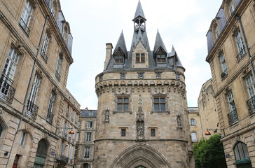 Fototapeta na wymiar Bordeaux - France - medieval city gate - Porte Cailhau