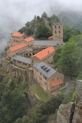 Monastère dans les Pyrénées