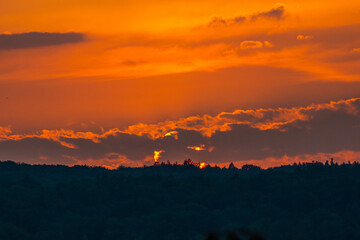 Sonnenuntergang mit Wolken 