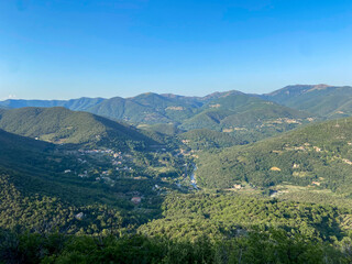 Fototapeta na wymiar Montagne cévenole, vue aérienne, Cévennes