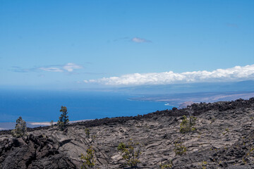 Obraz premium Volcanoes national park overlooking the ocean