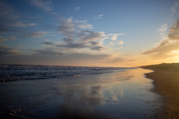 Fototapeta na wymiar Sunset Sky at the Coast at Newburgh Beach