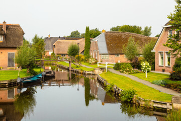 Fototapeta na wymiar Belt-Schutsloot, a village located in the Wieden nature reserve in the municipality of Steenwijkerland, near Giethoorn in the Dutch province of Overijssel.
