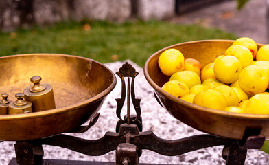 el peso de las ciruelas