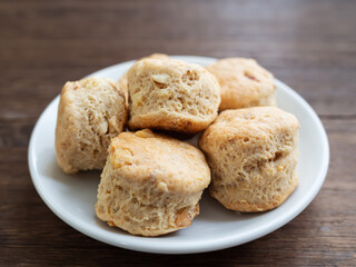 手づくりのナッツスコーン