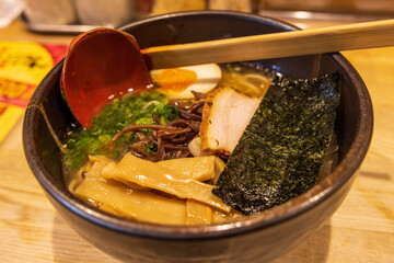 米子の牛骨ラーメン