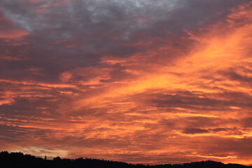 dramatischer Abendhimmel über Oberösterreich