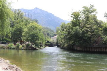 La riviere Bourne à Pont en Royans, village de Pont en Royans, departement de l'isere, France