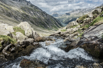 Gletscherwasser farbreduziert