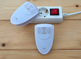 Two ultrasonic pest repellents. Device for repelling mosquitoes and flies. Housing protection...
