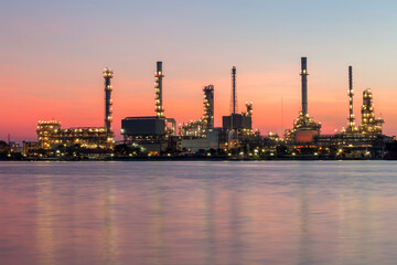 Obraz na płótnie Canvas oil refinery night