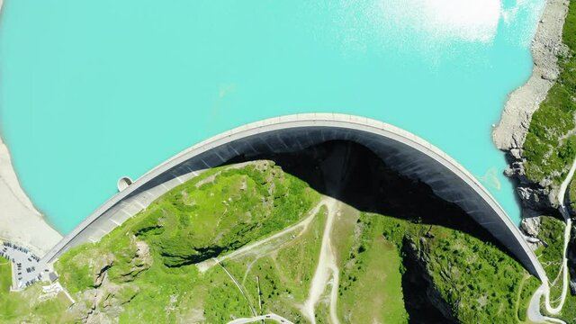 Landscape and nature at Lac de Moiry and the glacier.