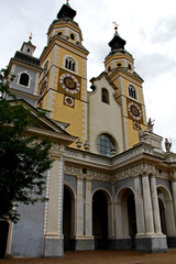 facciata e campanili del duomo di Bressanone