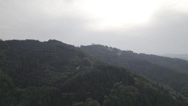 Baumwipfelpfad am Gr&uuml;nberg / 4K Waldlandschaft in &Ouml;sterreich