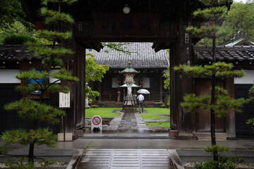 雨のお寺