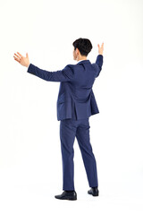 흰 배경 위의 성공한 20대 남자 비즈니스맨 