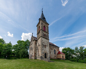 Romantic ruins of Svamberk Castle (Krasikov) near the small spa town of Konstantinovy Lazne - Region Plzen