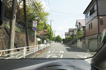 スクールゾーン、ゾーン30を走行中