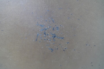 The PTFE-coated pan is damaged and should therefore be replaced. Otherwise there is a risk of toxic fumes being released, which can lead to flu-like symptoms Teflon fever, polymer fever.
