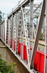 日本の川が交差した珍しい橋