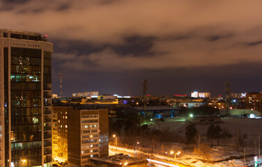 Fototapeta na wymiar night streets of the city of Izhevsk