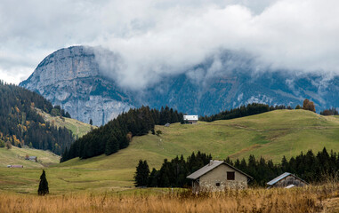 Chalets d'alpage sur le plateau des Gli&egrave;res, Haute-Savoie, France