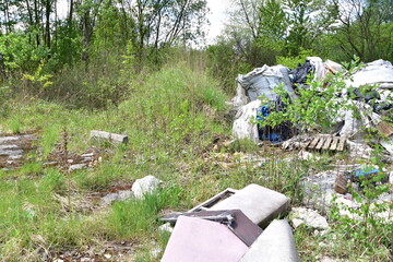 dzikie wysypisko śmieci, katastrofa ekologiczna, © Albin Marciniak
