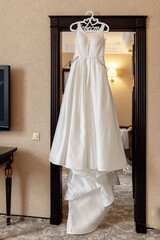 bride in white wedding dress