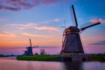 Fototapeta premium Windmills at Kinderdijk in Holland. Netherlands