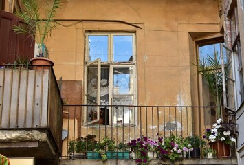 Fototapeta na wymiar Courtyard with balconies of old town house