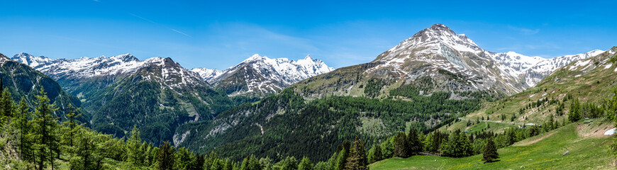 Fototapeta na wymiar landscape at the Grossglockner mountain