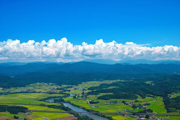Obraz premium 夏の東北の田舎