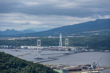 測量山展望台から白鳥大橋を望む