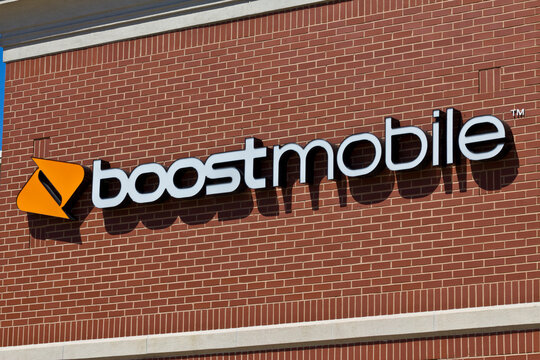 Indianapolis - Circa June 2016: Boost Mobile Cell Phone Retail Location. Boost Mobile is a subsidiary of T-Mobile.