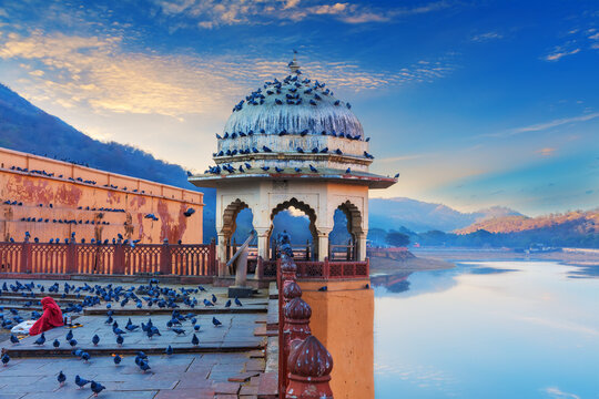 Amber Fort elements, view on the Maotha Lake near Jaipur, Rajasthan, India