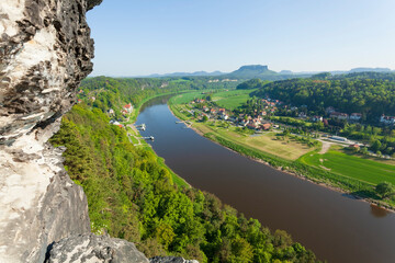 Obraz premium View of the river Elbe and the health resort of Rathen from Tiedgestein
