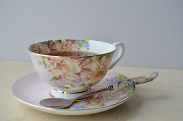 Teacups and dry tea