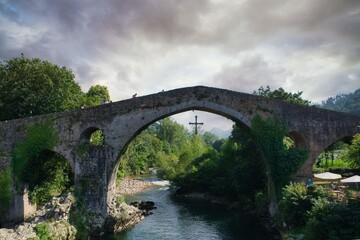 Fototapeta na wymiar roman bridge in cangas de onil asturias spain