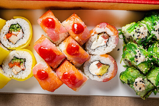 Tasty Sushi In The Box, Take Away