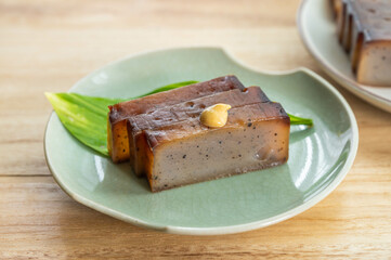 安曇野の法事料理　こんにゃくのお煮しめ